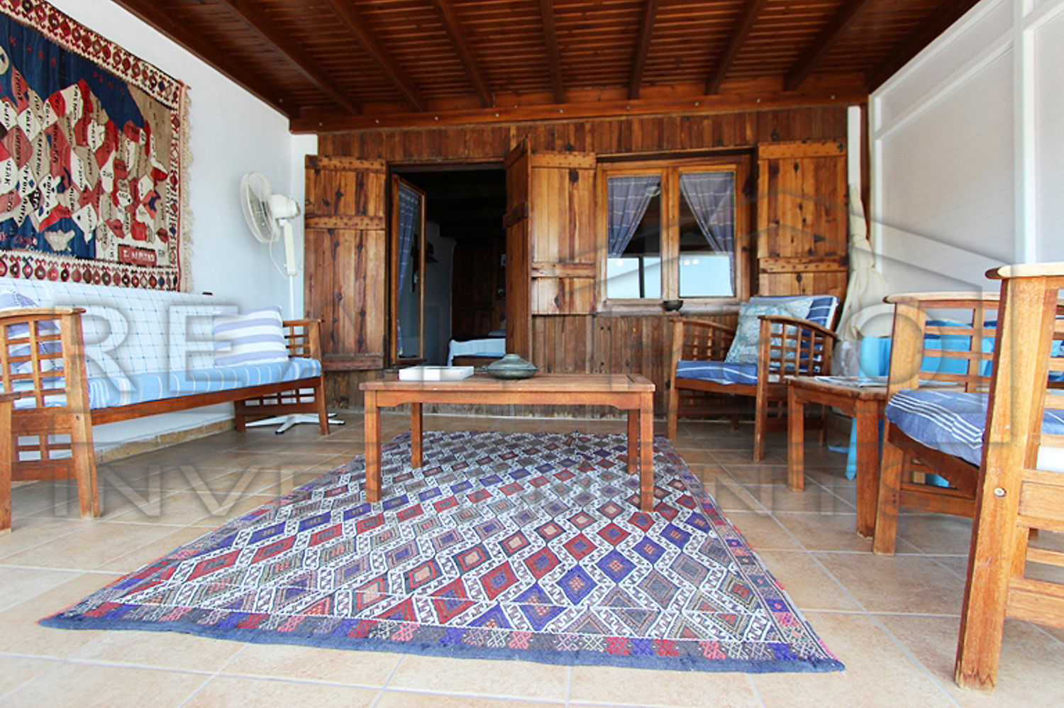 Eşsiz teklif Gümüşlük Bodrum�da Satılık DENIZE SIFIR muhteşem taş ev